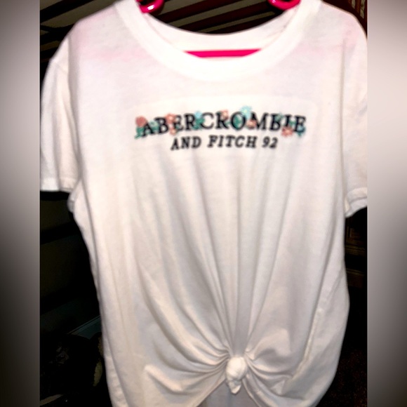 New girls Abercrombie & Finch embroidered shirt, Size 10/12 - Picture 2 of 5